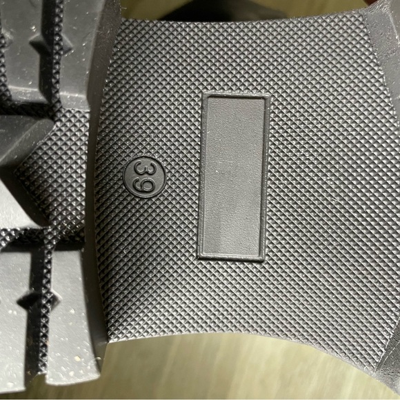 Avellini Leather, Shearling booty - Picture 6 of 9